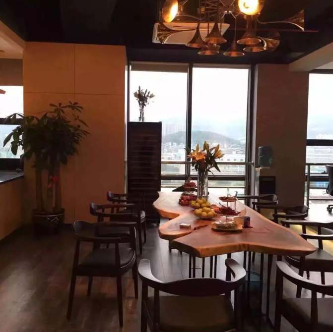 用原木大板做餐桌好吗